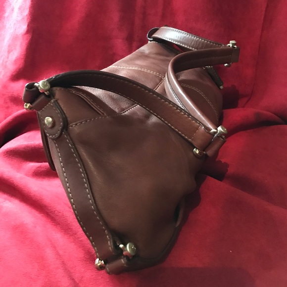 Liz Claiborne Handbags - LIZ CLAIBORNE ✨✨😍 The Perfect Brown Bag👌👌🌹🌹