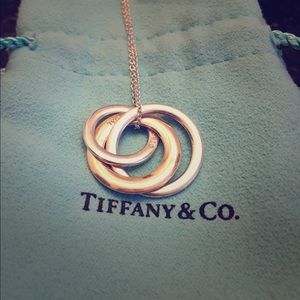 Tiffany interlocking circles necklace