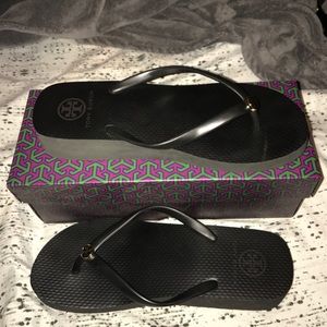 Tory Burch wedge enamel flip flop