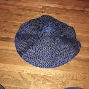 Wide brim sun hat