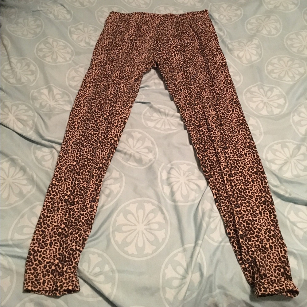 Leopard print leggings