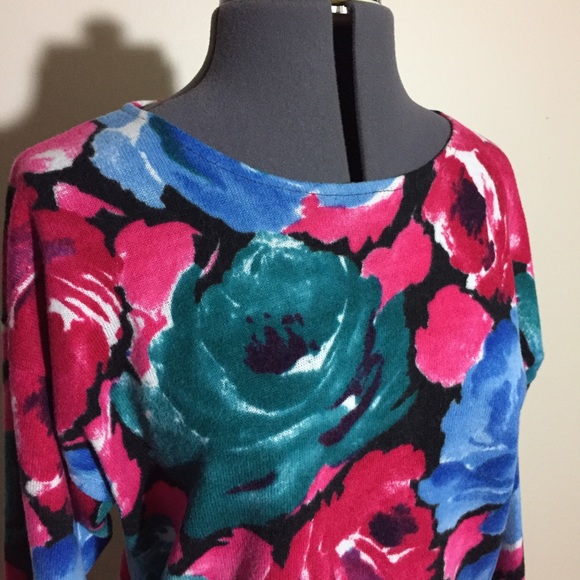 Relisted Vintage Rose Print Sweater - Picture 2 of 4