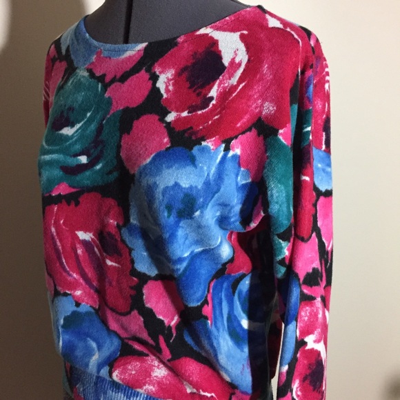 Relisted Vintage Rose Print Sweater - Picture 3 of 4