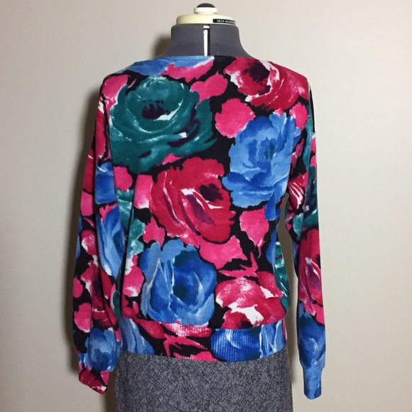 Relisted Vintage Rose Print Sweater - Picture 4 of 4