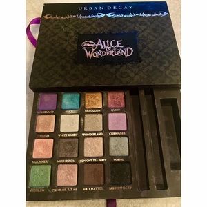 Discontinued Urban decay Alice in wonderland RARE!
