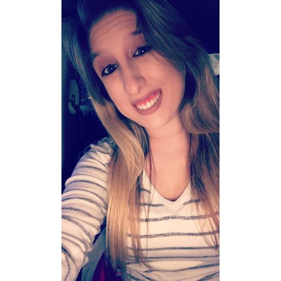 Meet your Posher, Alyssa - Picture 1 of 1