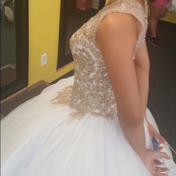 Beautiful white & gold gown - Picture 3 of 4