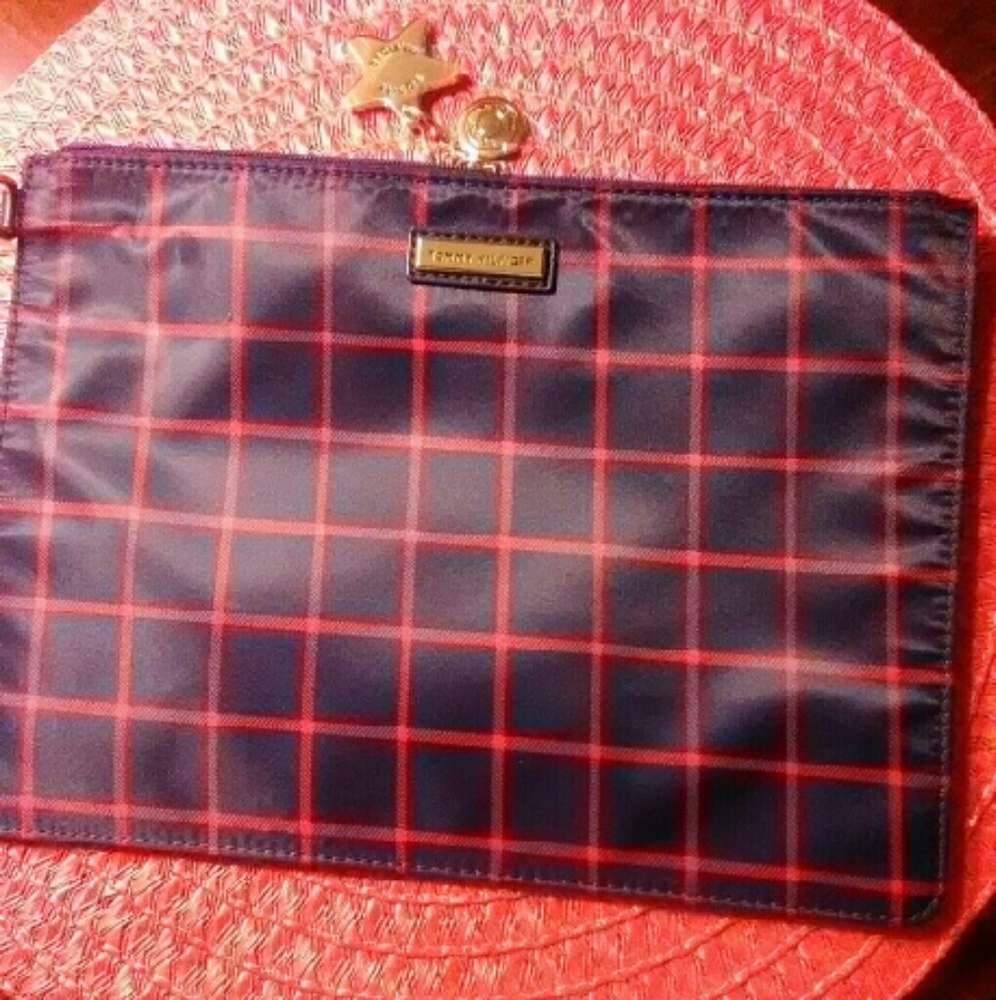 Authentic Tommy Hilfiger Bag. NWT.