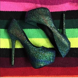 Green holographic pumps