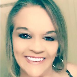 Meet your Posher, Debra