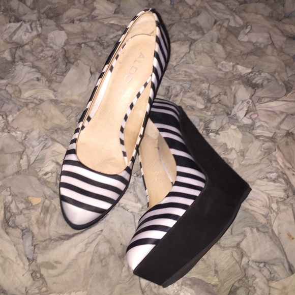 Aldo striped wedges!!! - Picture 2 of 4