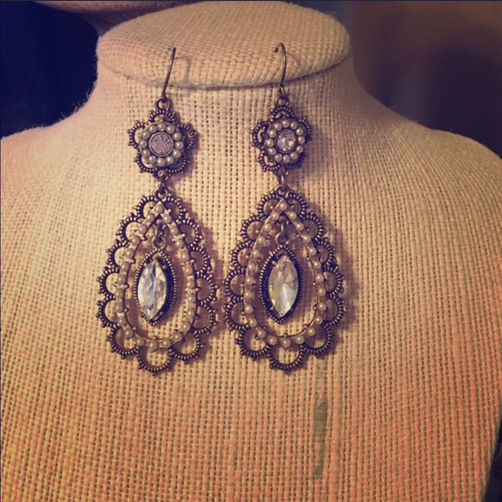 Chloe and Isabel pearl and gold filigree earrings