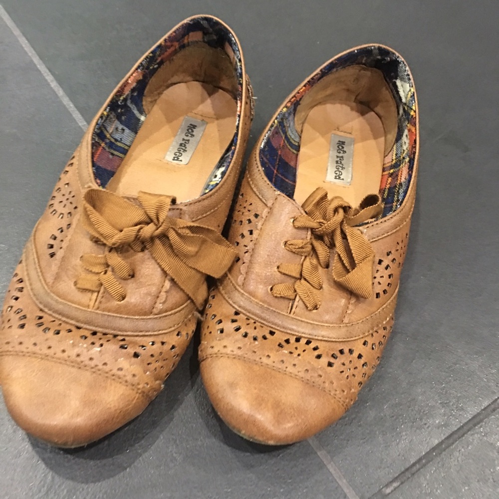 Light brown summer oxford looking shoes