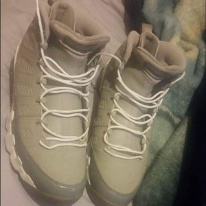 Air Jordan 9 Cool grey (color way)