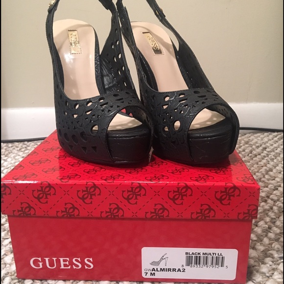 Guess Almirra 2 Black Platform Heel - Sz 7 - New - Picture 3 of 4
