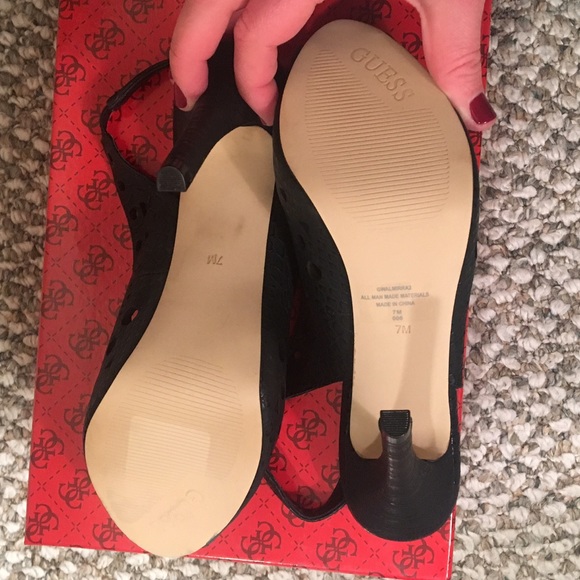 Guess Almirra 2 Black Platform Heel - Sz 7 - New - Picture 4 of 4