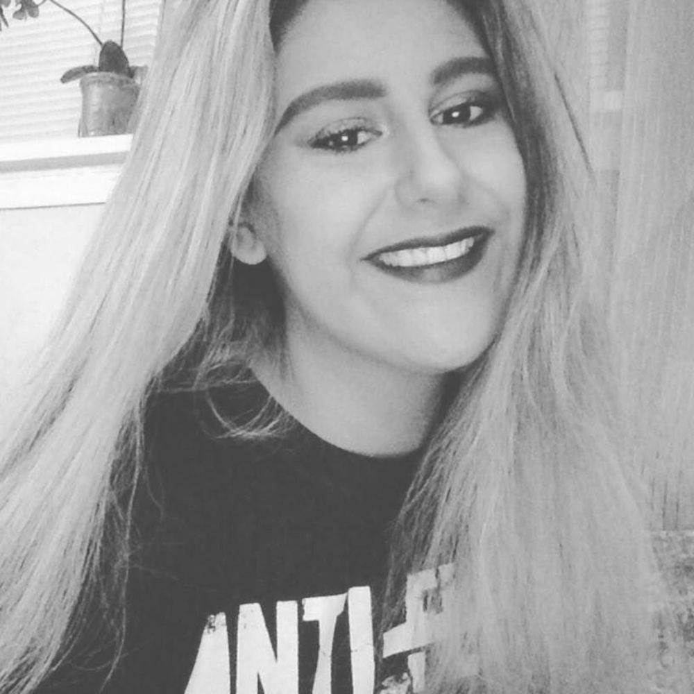 Meet your Posher, Riya