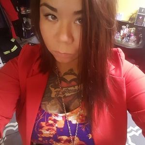 Meet your Posher, Leslie