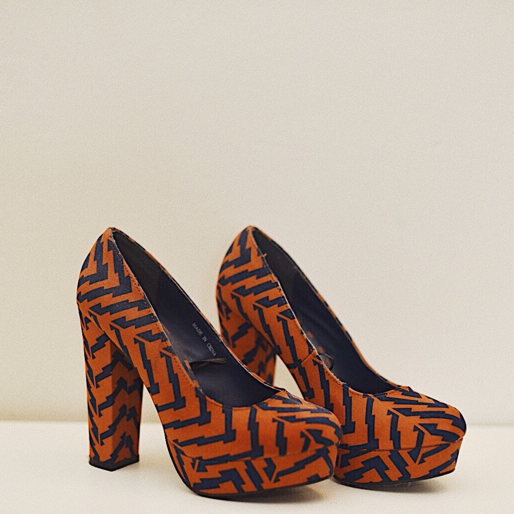 FLASH SALE! F21 Orange and Blue Patterned Pumps