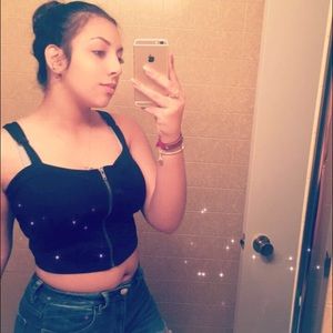 Meet your Posher, Yenni