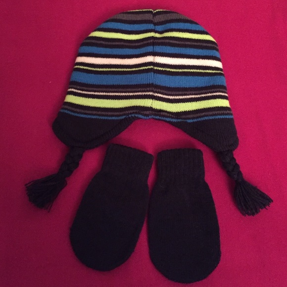 ONLY 1! Nike Infant Hat & Mittens 2 Piece Set - Picture 4 of 4
