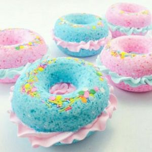 Meet your Posher, DETOXx Bombs