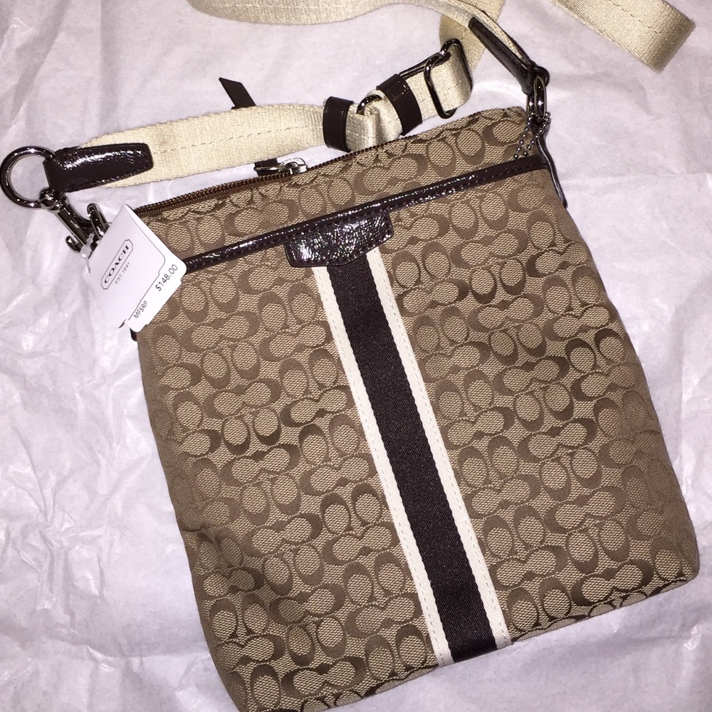 COACH SIGNATURE CROSS BODY BAG