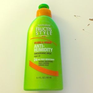 Garnier fructis style anti-humidity smoothing milk