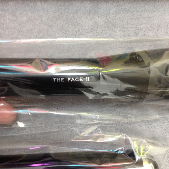 ✅offers 🆕 Sculpting foundation brush no. 2 - Picture 2 of 3