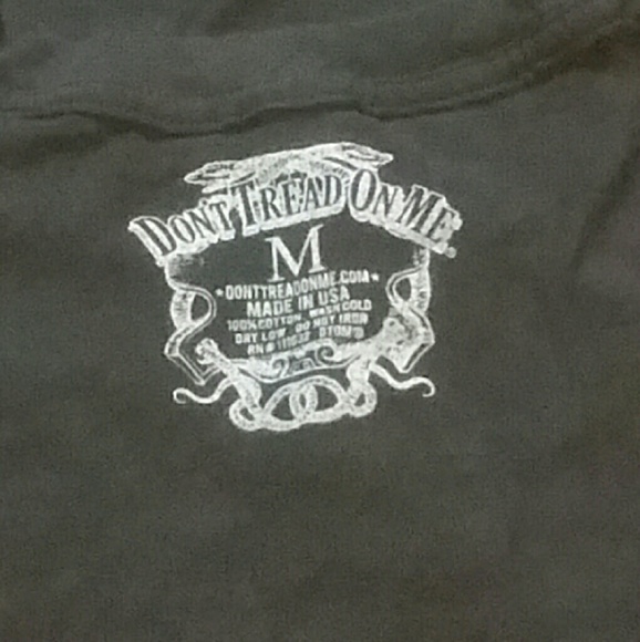 SOLD Don't Tread On Me Graphic T-Shirt SOLD - Picture 3 of 3