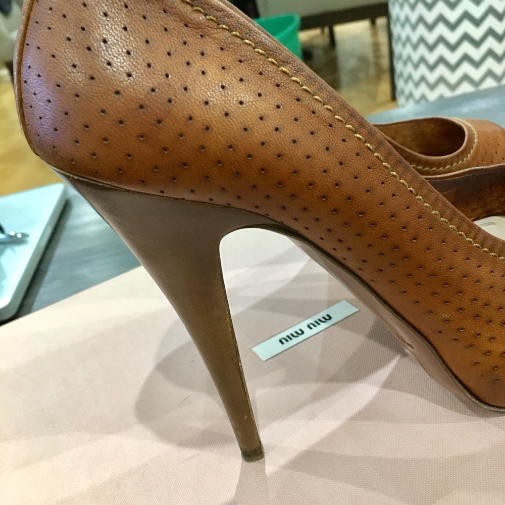 Shoes - Picture 2 of 5