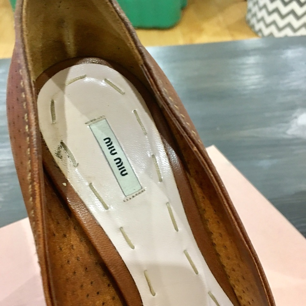 Shoes - Picture 4 of 5