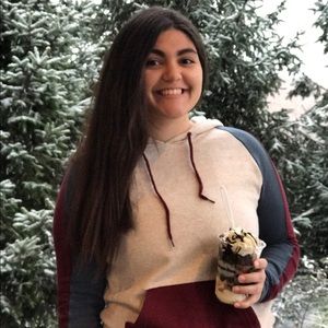 Meet your Posher, Alyssa