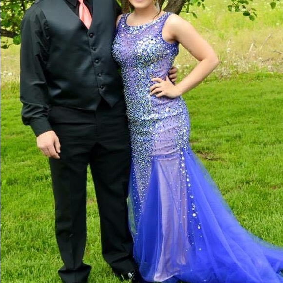 Prom dresses - Picture 2 of 3