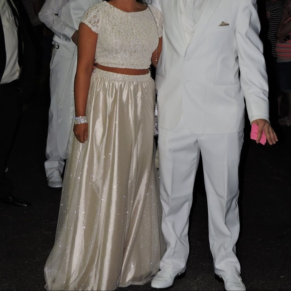 Prom dresses - Picture 3 of 3