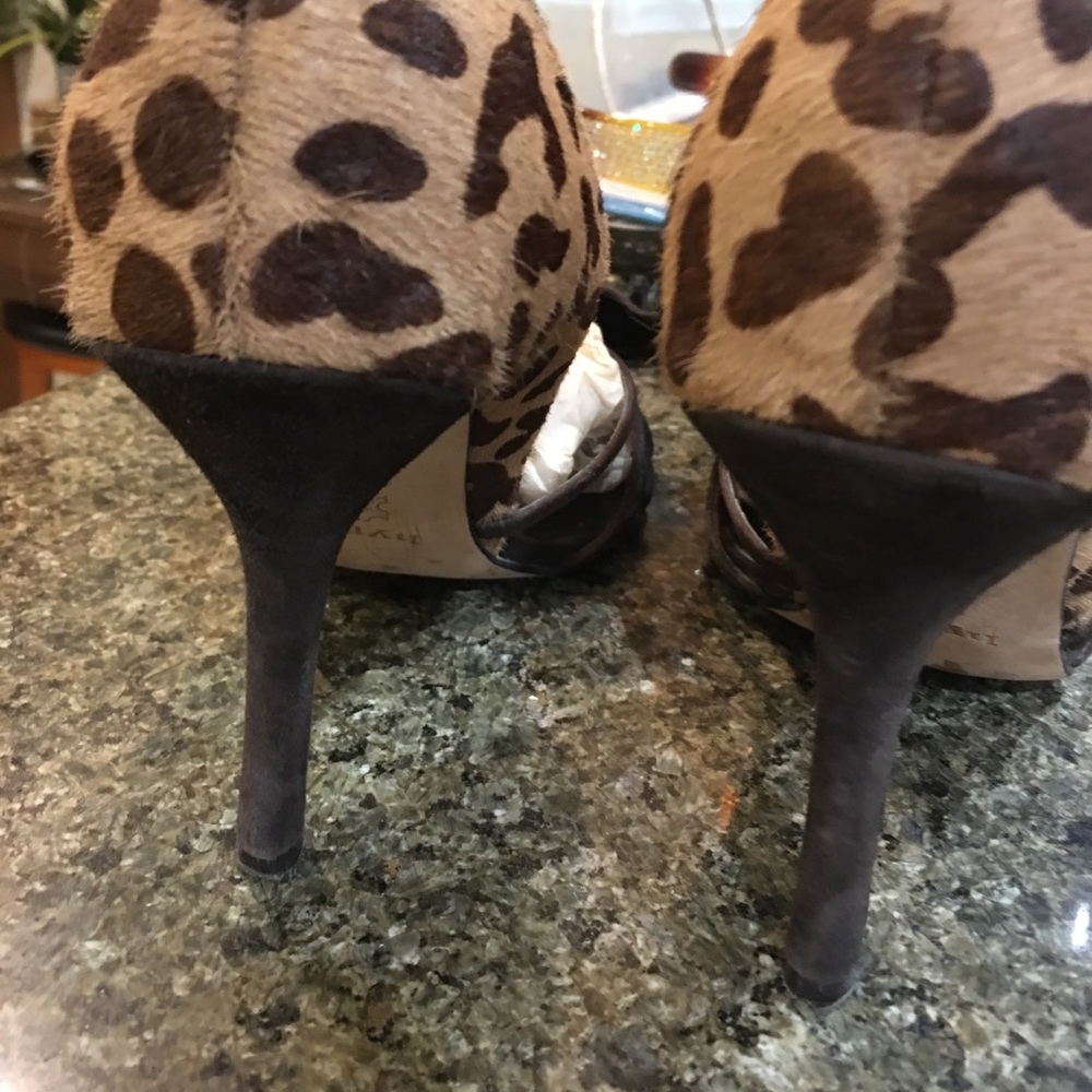 Shoes - Picture 2 of 6