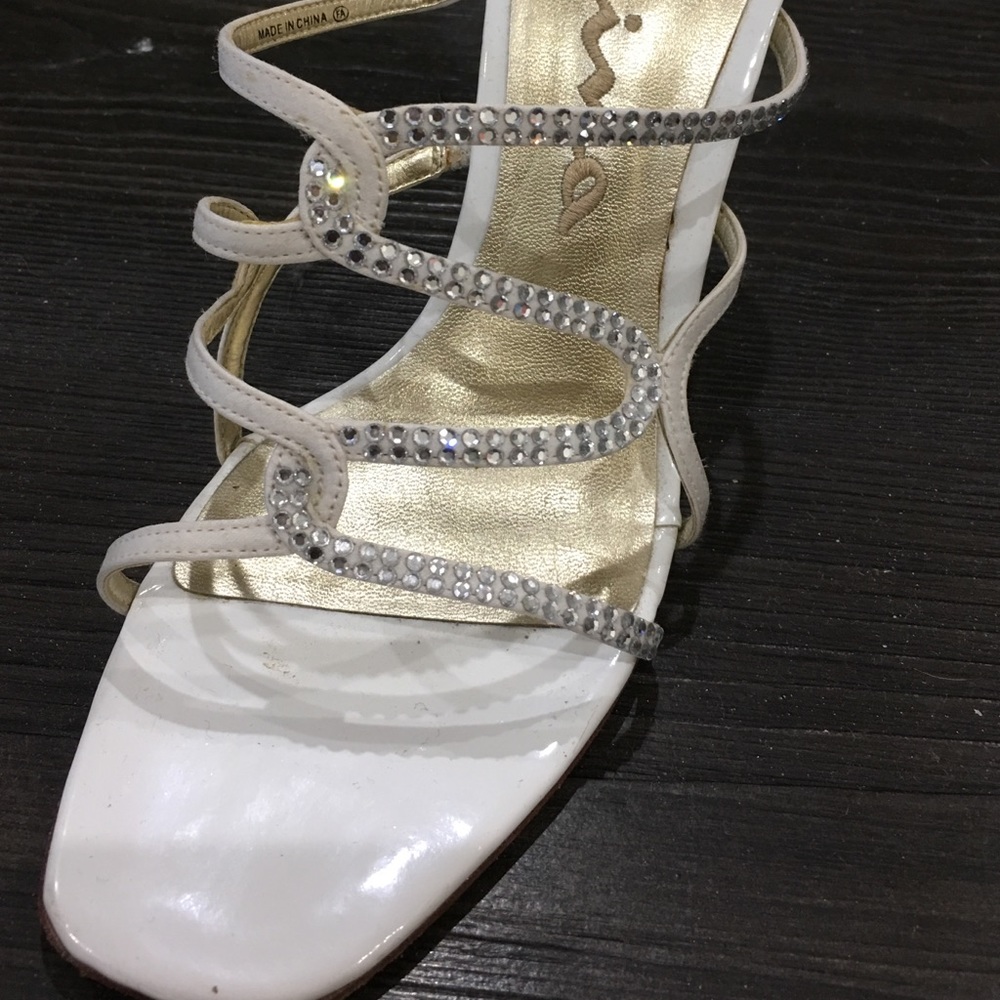 Shoes - Picture 3 of 4