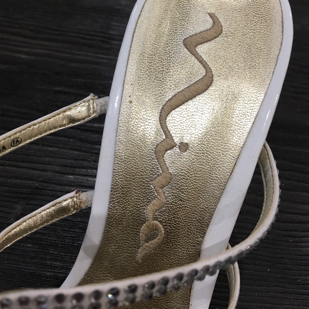 Shoes - Picture 4 of 4