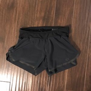 Pearl Izumi black work out shorts