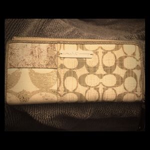 A coach poppy Wallet