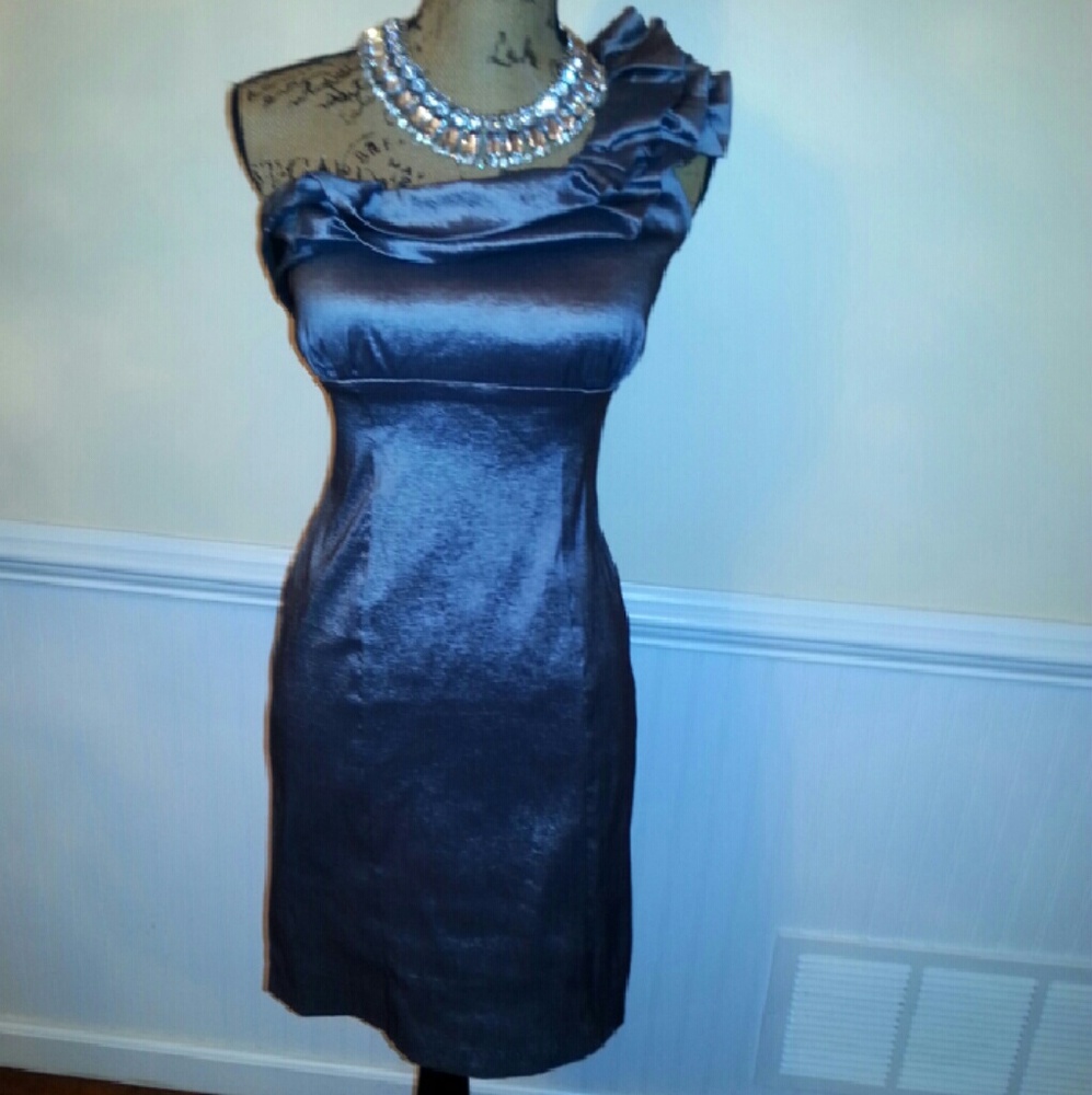 Metallic one shoulder formal dress