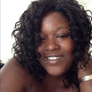 Meet your Posher, Antoinette