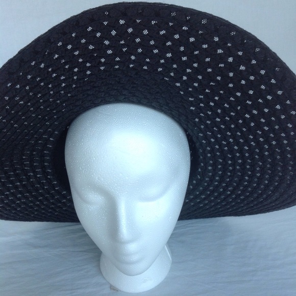 Black Sun Hat - Picture 2 of 4