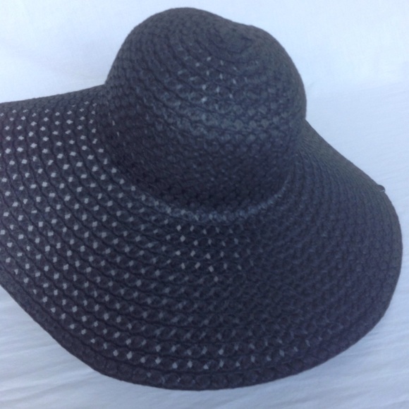 Black Sun Hat - Picture 3 of 4