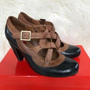 🔻SALE🔻Miz Mooz Heels