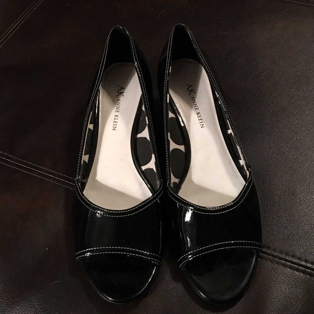 AK Anne Klein black peeptoe wedge heel shoes Sz 7