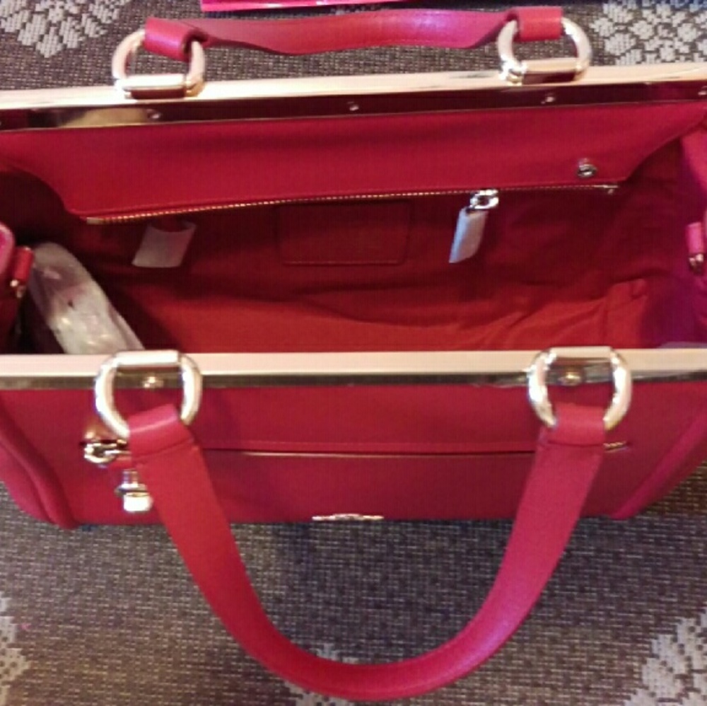 🎉HP🎉  New Coach leather purse 100% authentic - Picture 3 of 4