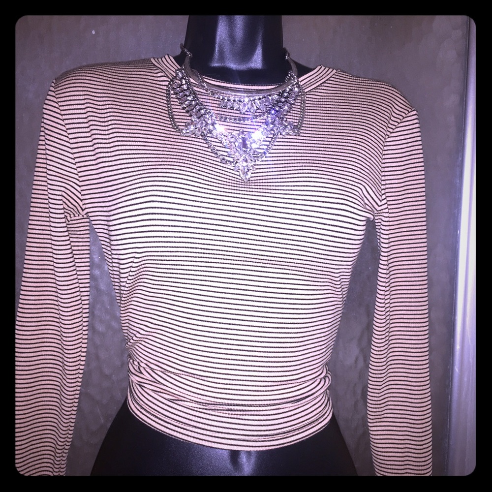 Long sleeve crop top