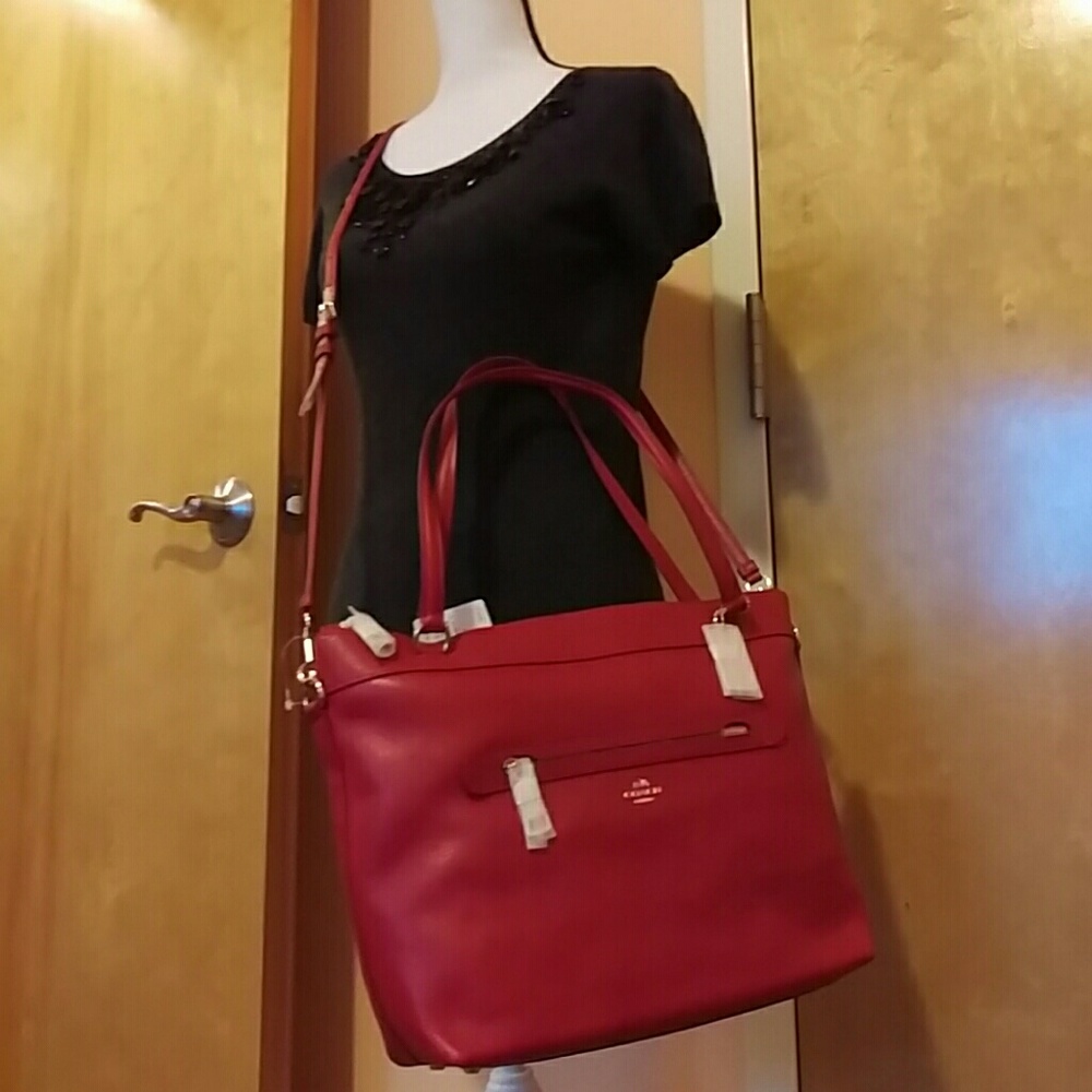 SALE Coach leather purse 100% authentic red - Picture 4 of 4