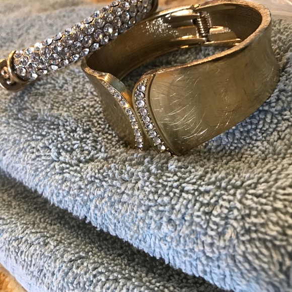 2 costume gold bling bracelets New - Picture 2 of 4